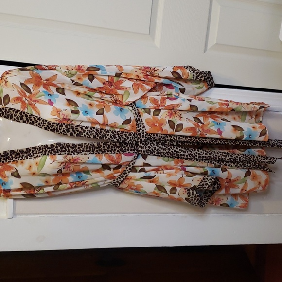 Leppard and Floral Print Robe. Valerie Steven's Intimates M. - Picture 1 of 4